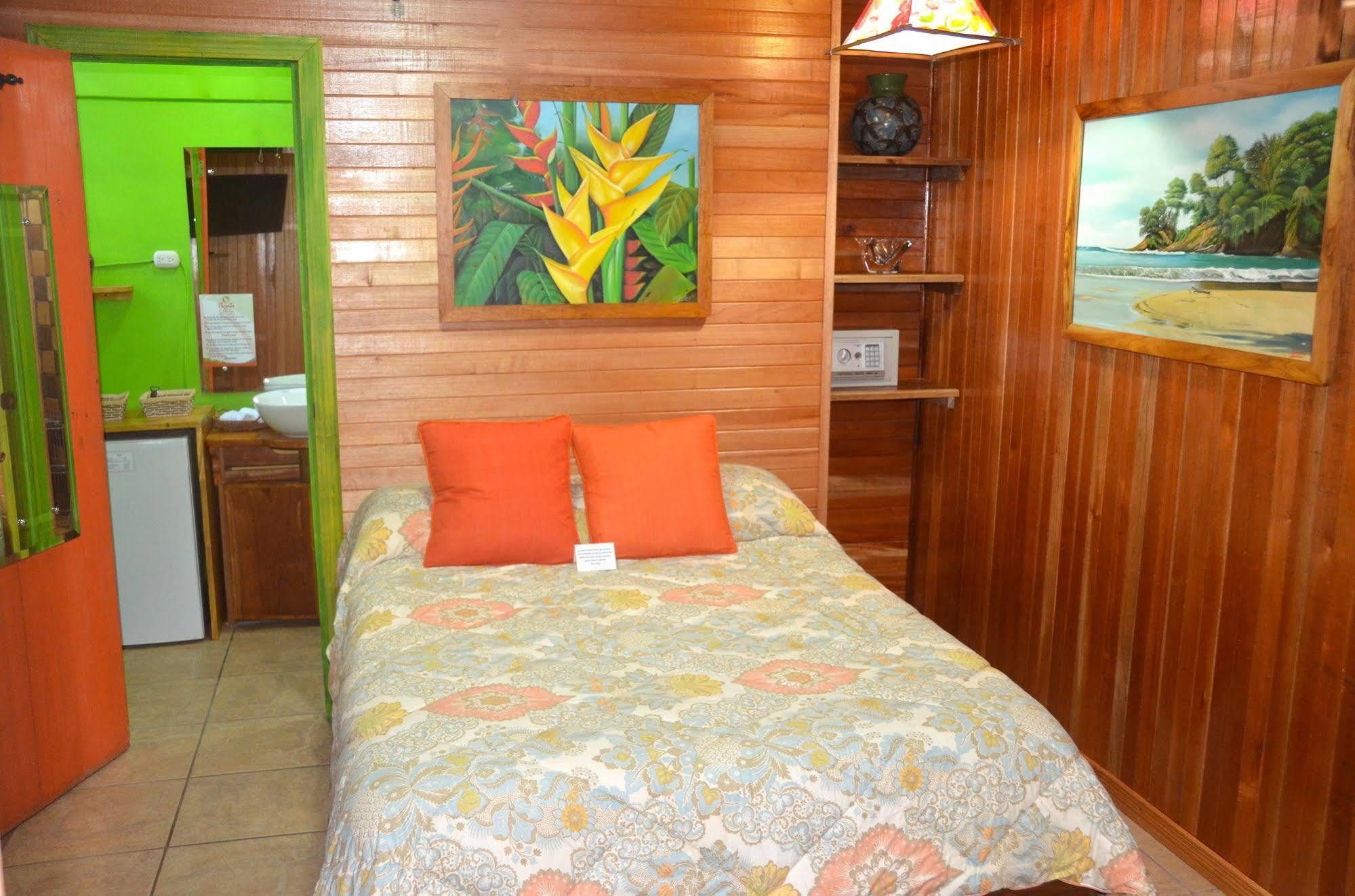 Physis Caribbean Bed & Breakfast Puerto Viejo de Talamanca Exterior foto