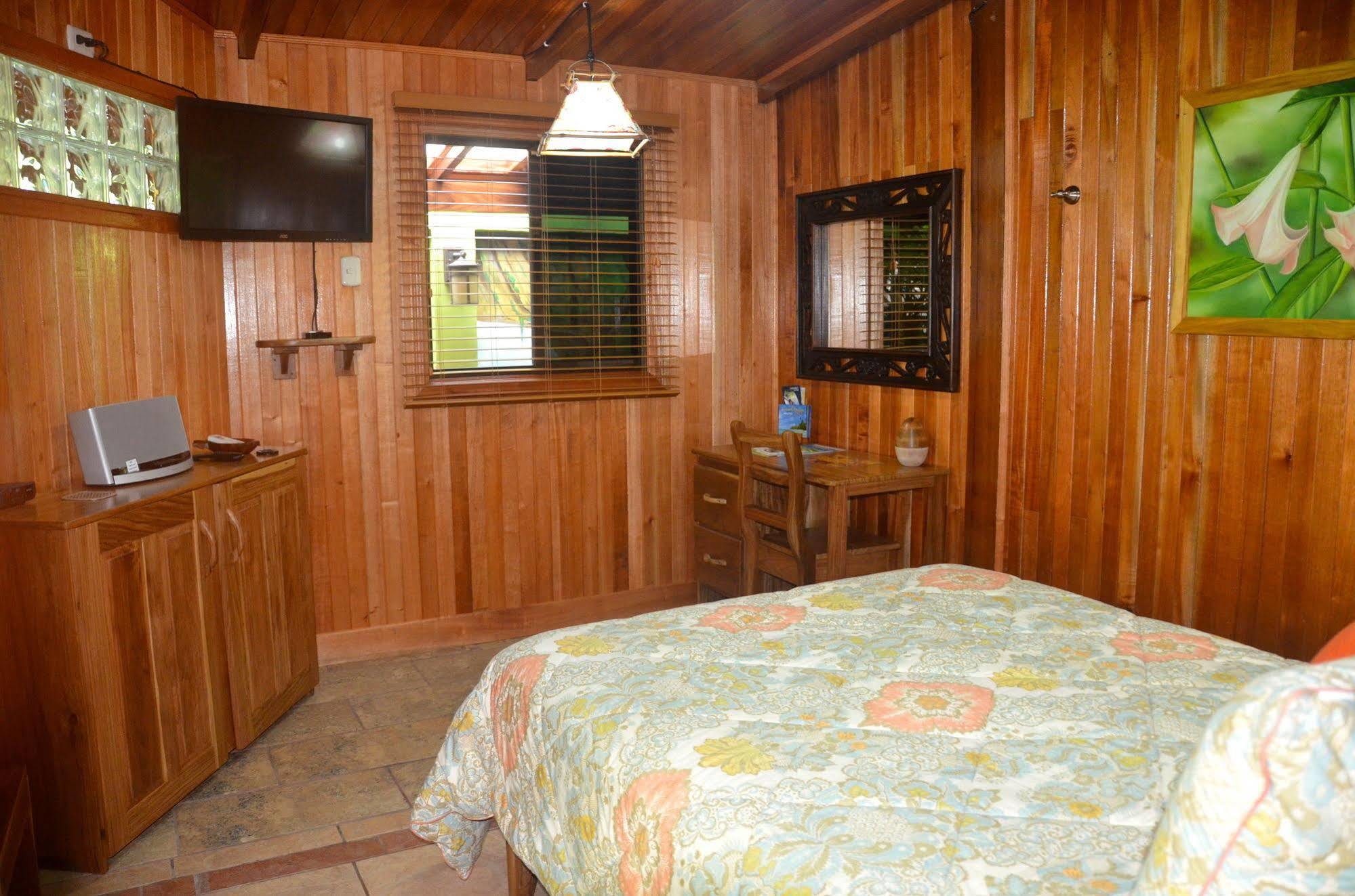 Physis Caribbean Bed & Breakfast Puerto Viejo de Talamanca Exterior foto